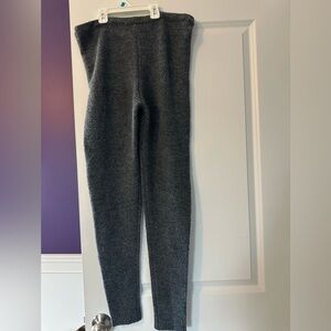 HUE Charcoal Knit Pants. Size L